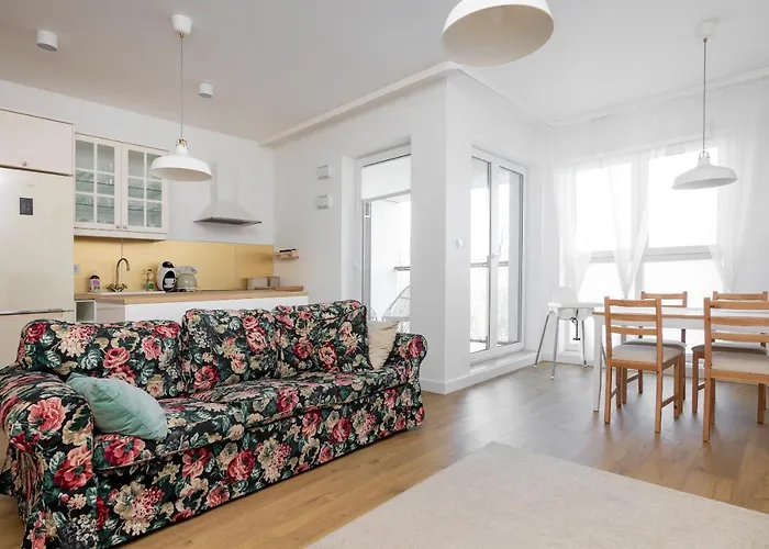 Rozlogi Sunny Apartment