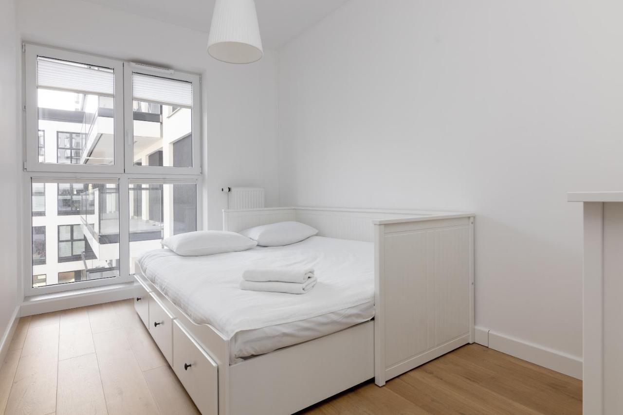Rozlogi Sunny Apartment Warsaw